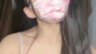 颜值很高的纯情小少妇在家让猛男大哥蹂躏，全程露脸黑丝诱惑浴室洗澡被干，深喉口交后入爆草呻吟可射好刺激第03集