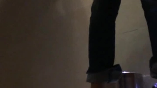 美女新人刚下海！身材不错双人操逼！多毛骚逼炮友揉搓，扶着屌捅入抽插，翘起大白美臀