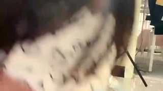 打飞机不好吊带小背心美女来帮你，你可以摸下面隔着内裤摸逼，脱掉内裤舔逼深喉口交，抬腿侧入猛操操着舒服吗